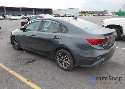 2022 Kia Forte Lxs z USA, uszkodzony, nr VIN 3KPF24AD3NE420671